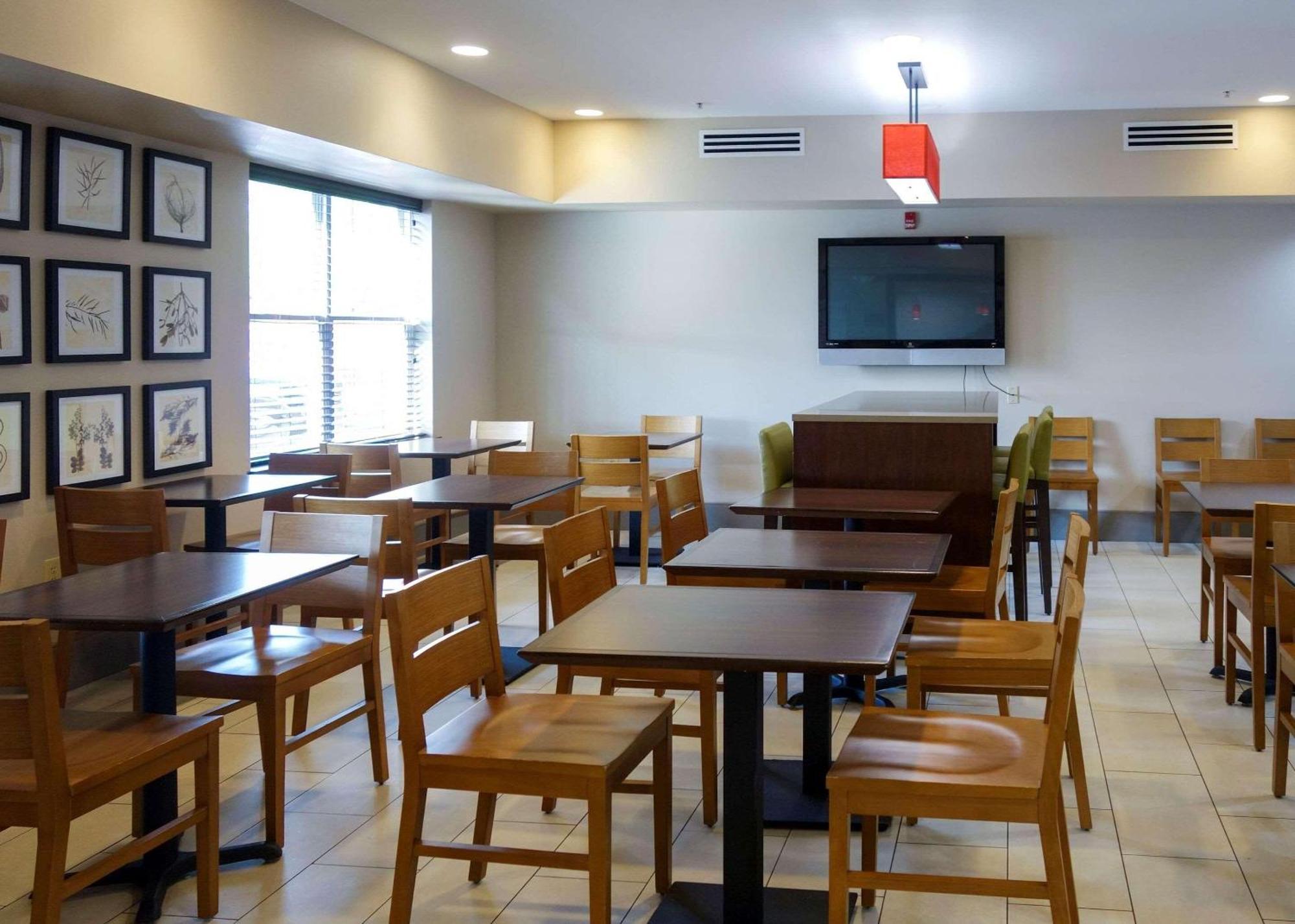 Country Inn & Suites By Radisson, Washington, Dc East - Capitol Heights, Md Экстерьер фото
