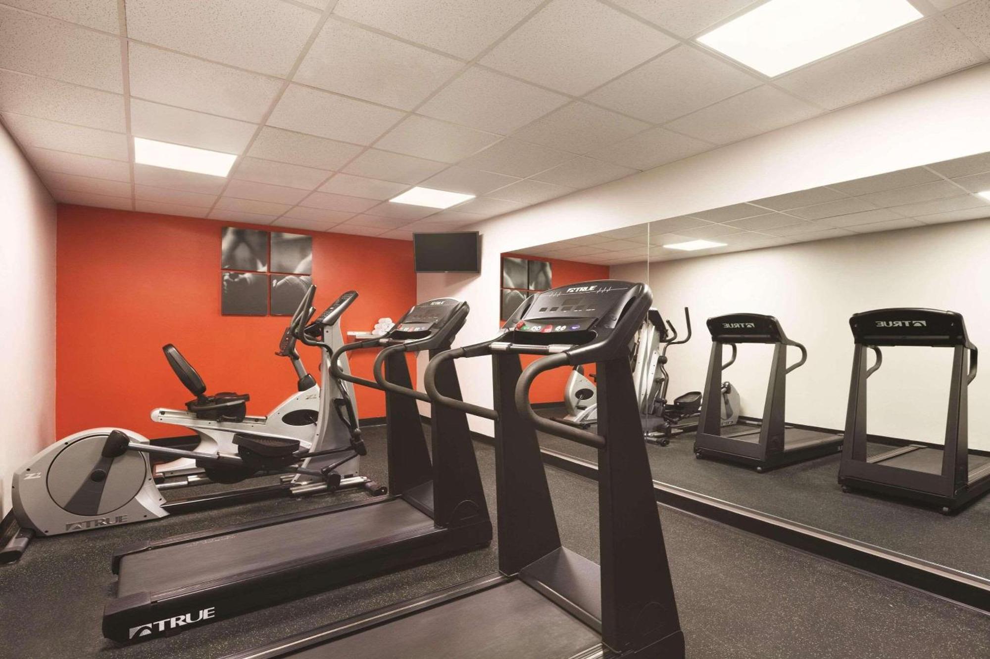 Country Inn & Suites By Radisson, Washington, Dc East - Capitol Heights, Md Экстерьер фото
