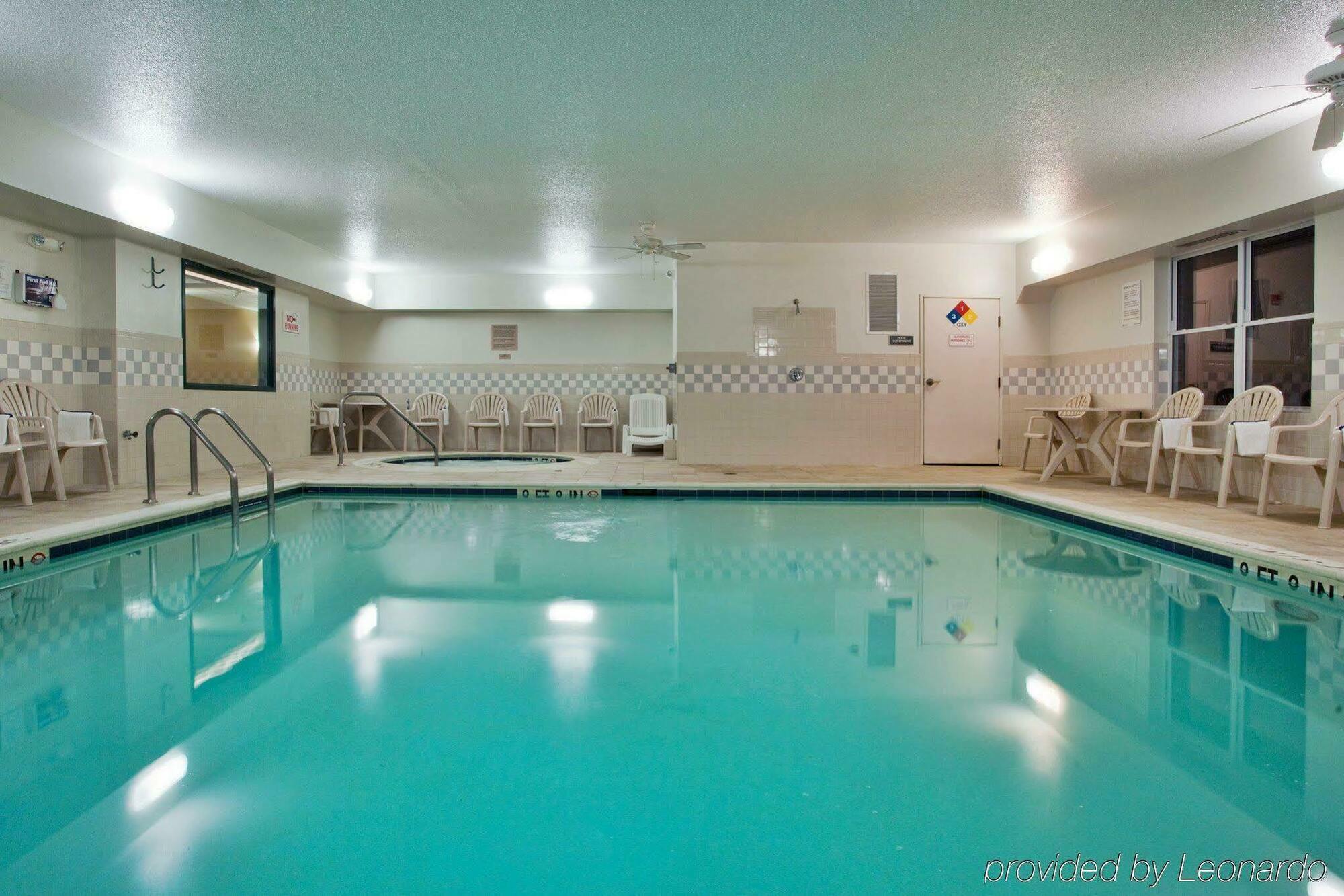 Country Inn & Suites By Radisson, Washington, Dc East - Capitol Heights, Md Экстерьер фото